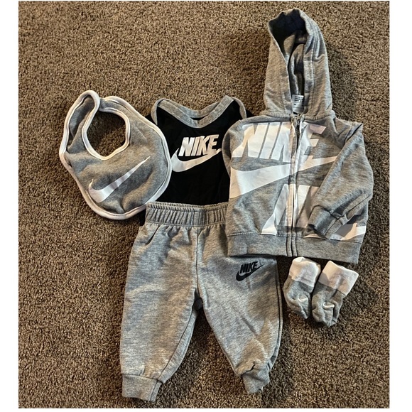 Nike infants 5 piece set - Picture 1 of 1